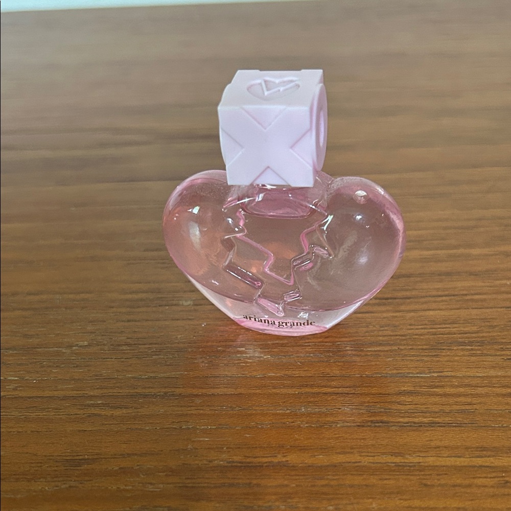 Ariana Grande mini perfume - Picture 2 of 2